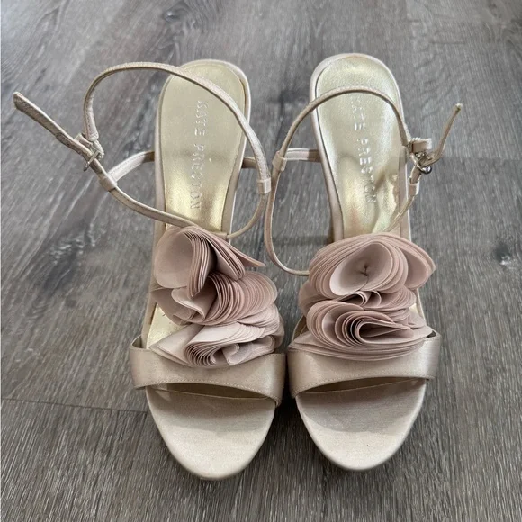 Never Worn Kate Preston Elegant Beige / Champagne Women's Floral Heels 7 1/2 - Picture 2 of 12